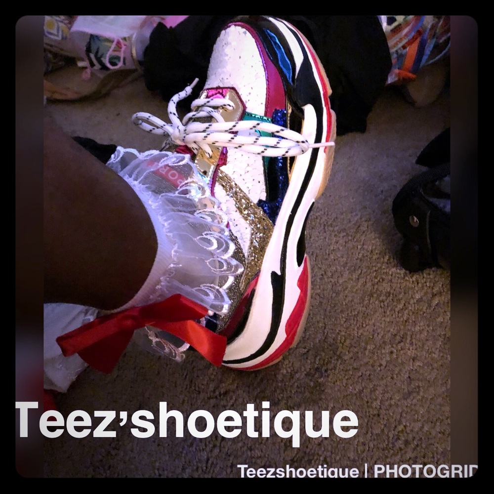 Multi colored sequins sneakers
